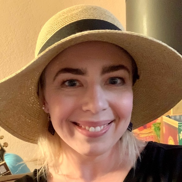 Meet your Posher, Alicia - Picture 7 of 7